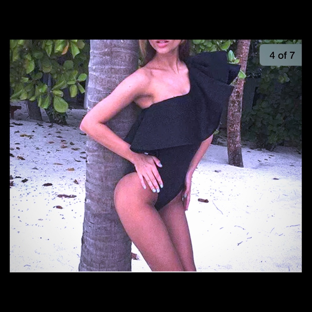 One shoulder ruffle bodysuit. M/L